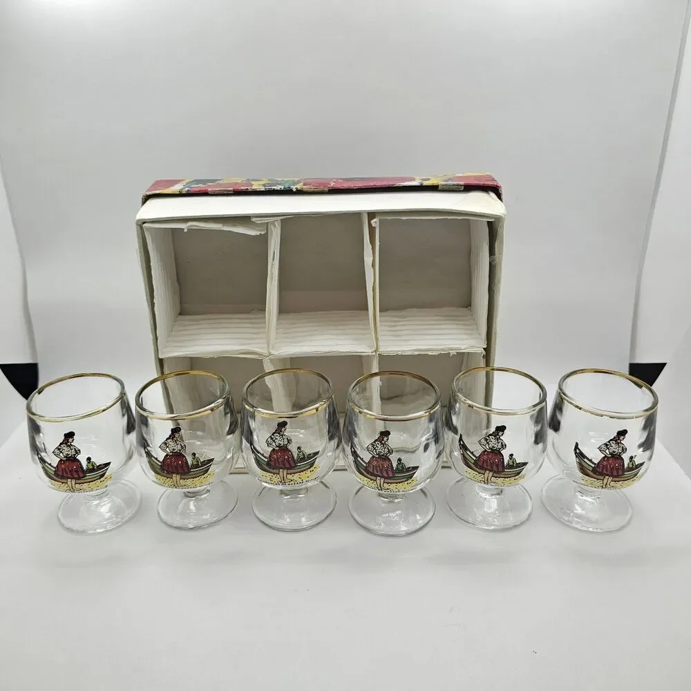 1960 Vintage Crisal Portugal Recordação da Nazaré gold-lined shot glass.
